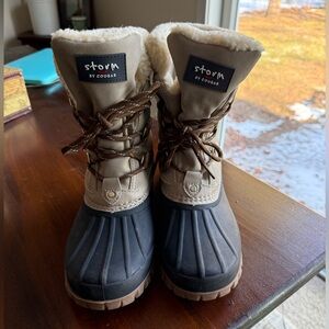 Cougar Winter Boots - Black and Cream Size 8